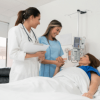 Imagem do curso COMBO: Enfermagem em UTI + Ventilação Mecânica - 540 horas de certificação reconhecida