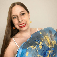 Imagem do curso Resina Criativa do Zero ao Lucro – Crie Peças Encantadoras e Vendáveis