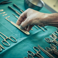 Imagem do produto Curso de Aperfeiçoamento em INSTRUMENTAÇÃO E CENTRO CIRÚRGICO - Certificado 320 horas.