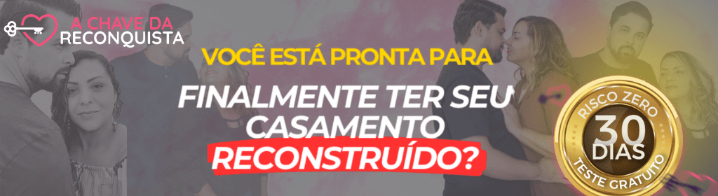 Banner superior do produto. Segue a descrição do conteúdo: A Chave da Reconquista é um passo a passo que já ajudou a restaurar centenas de relacionamentos. 
Agora você tem a chance de fazer acontecer o mesmo no seu relacionamento. O Site é seguro, e seus dados estarão em sigilo TOTAL E ABSOLUTO, além de uma garantia incondicional de 30 dias.
Aprenda agora os 4 passos que vão mudar sua história e restaurar sua família. Qual é sua decisão?