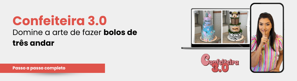 Banner superior do produto. Segue a descrição do conteúdo: DOMINE A ARTE DE FAZER BOLOS DE 3 ANDARES 

Será uma aula exclusiva e gravada para que você não perca nenhum detalhe onde vou te ensinar: 

Sobreposição de bolo de andar sem guindaste e com guindaste; 

Blindagem do seu bolo com ganache (não tem risco de desmoronar) 

Decoração Surpresa 

Como Transportar um bolo de andar 

E isso não é tudo! Vou te dar de presente o Workshop Bolo de Andar Perfeito, onde ensinamos tudo sobre bolos de 2 andares.