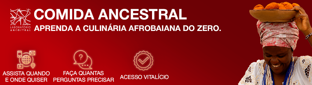 Banner superior do produto. Segue a descrição do conteúdo: O Comida Ancestral é um curso online dedicado a preservar e compartilhar a riqueza da culinária afrobaiana, trazendo para sua cozinha técnicas, receitas e segredos que atravessam gerações. Ao longo das aulas, você vai aprender desde a escolha dos ingredientes até o preparo de pratos emblemáticos, sempre com um olhar para o respeito às tradições e ao sabor autêntico que marca essa herança gastronômica.

O curso é dividido em módulos cuidadosamente organizados para que você avance de forma prática e consistente. Nos primeiros módulos, você entenderá as melhores práticas de segurança e conhecerá a base da culinária afro-baiana, explorando temperos, ervas e técnicas fundamentais. Nos módulos seguintes, mergulhará em receitas tradicionais como a moqueca, acarajé, xinxim e outros pratos que carregam histórias e significados. Cada módulo traz vídeos detalhados, dicas de preparo e orientações para que você domine cada receita.

Além do conteúdo culinário, o curso também aborda formas de transformar essa paixão em oportunidade de renda, mostrando estratégias para venda de pratos e até como montar um delivery por aplicativo. Assim, o Comida Ancestral não é apenas um curso de cozinha, mas um convite para vivenciar, preservar e empreender a partir de uma tradição que alimenta corpo e alma