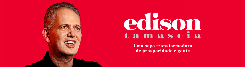 Banner superior do produto. Segue a descrição do conteúdo: A história, sua origem e evoluções

Natural de Paranapuã, município situado no interior de São Paulo, Edison Tamascia é filho de Dona Doda e Alcides Tamascia. É difícil falar de sua vida pessoal, sem associar com a sua vida profissional, já que essa, está presente em sua trajetória desde os seus 12 anos de idade.
De lá para cá, Edison fez mais do que escrever sua história, ele deixou um legado que ficará marcado e será conhecido pela posteridade.
Sua missão de vida o fez descobrir que nasceu para ser uma ponte de transformação e evolução na vida das pessoas, e é por isso que o cuidado e o altruísmo permeiam todos os capítulos dessa fascinante jornada.